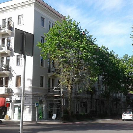 Tengiz'S Apartment On Gorgiladze Batumi Ngoại thất bức ảnh