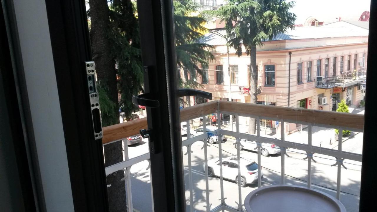 Tengiz'S Apartment On Gorgiladze Batumi Ngoại thất bức ảnh