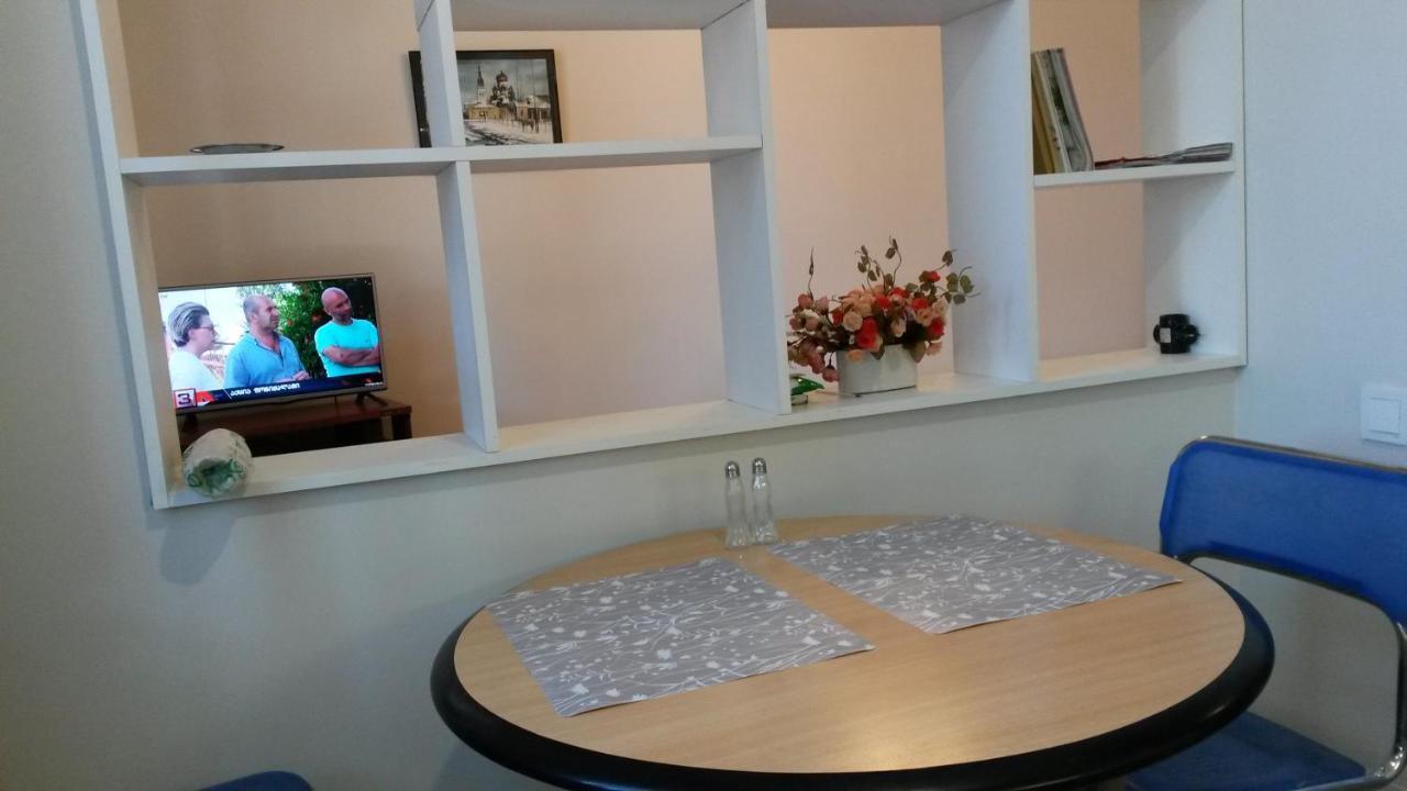 Tengiz'S Apartment On Gorgiladze Batumi Ngoại thất bức ảnh