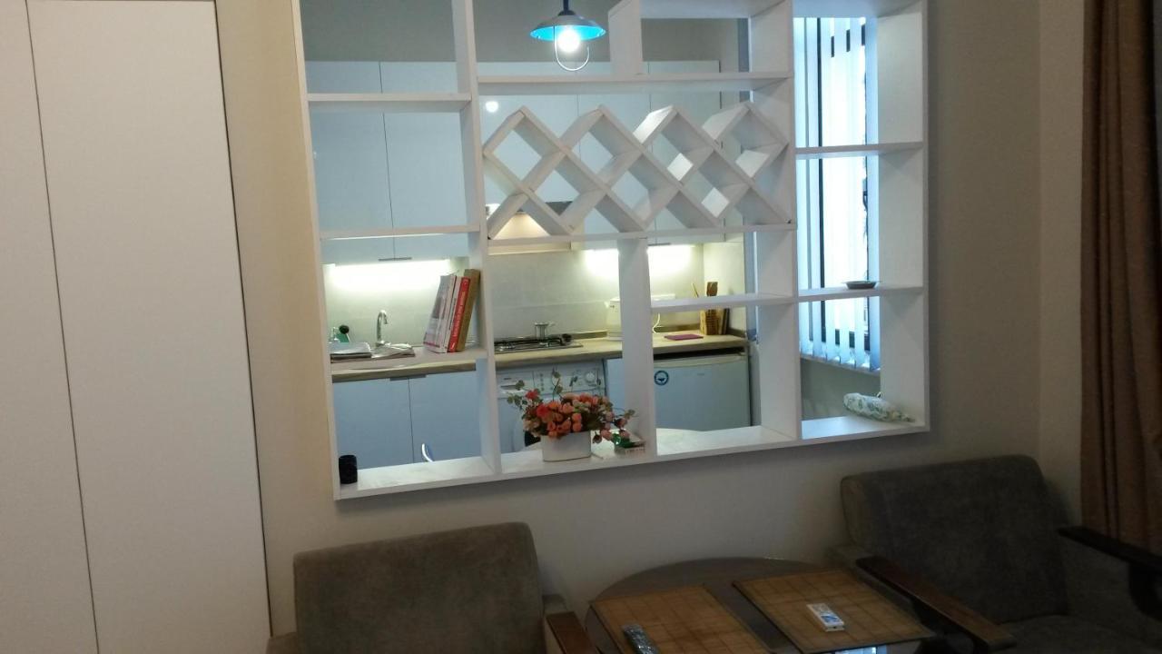 Tengiz'S Apartment On Gorgiladze Batumi Ngoại thất bức ảnh