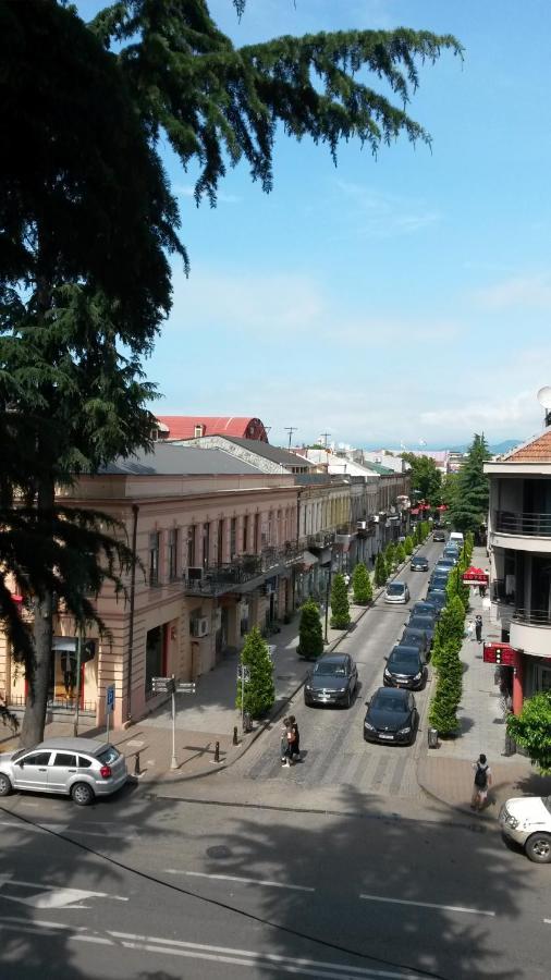 Tengiz'S Apartment On Gorgiladze Batumi Ngoại thất bức ảnh