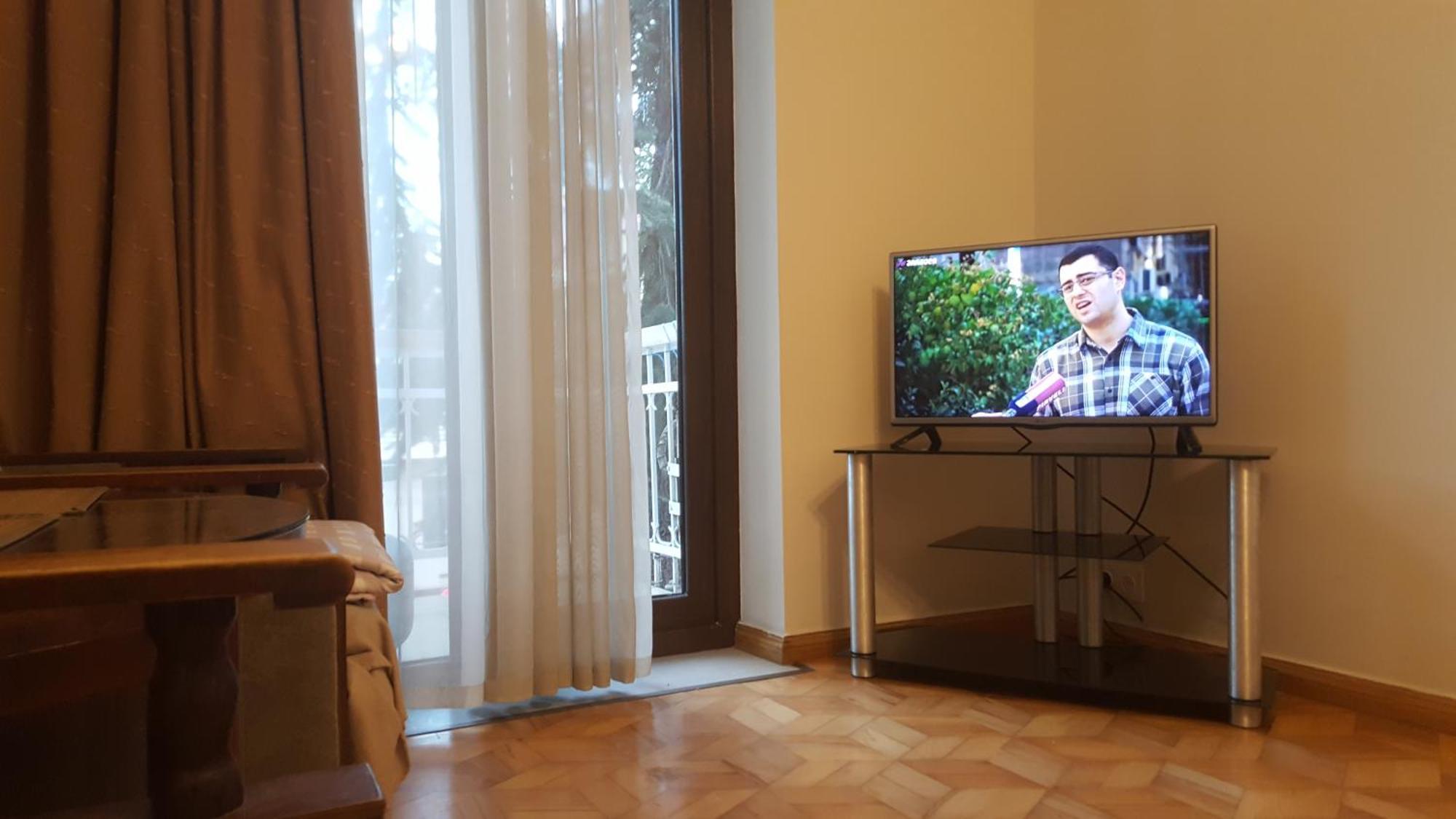 Tengiz'S Apartment On Gorgiladze Batumi Ngoại thất bức ảnh